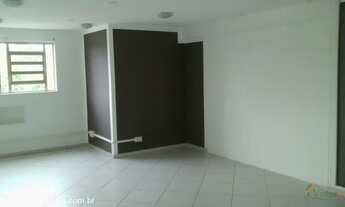 Imagem 6: Sala comercial 100m², Mezanino, 02 banheiros e cozinha. Localizada em zona comercial e pro