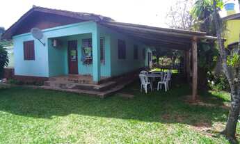 Imagem: Casa Residencial com 2 Dormitorio(s) localizado(a)