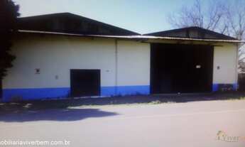 Imagem 7: Pavilhão com aproximadamente 700m², Pé direito duplo, portão largo apropriado para fluxo d