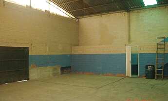 Imagem 5: Pavilhão com aproximadamente 700m², Pé direito duplo, portão largo apropriado para fluxo d