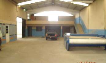 Imagem 6: Pavilhão com aproximadamente 700m², Pé direito duplo, portão largo apropriado para fluxo d