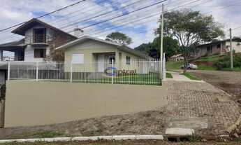 Imagem 2: Casa à venda em Estância Velha, bairro Floresta, com churrasqueira e portão eletrônico