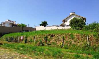 Imagem: Terreno amplo com vista panorâmica no bairro