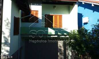 Imagem: LINDA CASA COM 3 DORMITÓRIOS EM 3 NÍVEIS