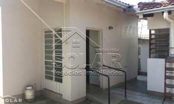 Imagem 3: CASA COM 3 DORMITÓRIOS, SENDO UMA SUITE E GARAGEM COBERTA PARA 2 CARROS E MAIS 5 NO PÁT