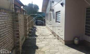 Imagem 4: CASA COM 3 DORMITÓRIOS, SENDO UMA SUITE E GARAGEM COBERTA PARA 2 CARROS E MAIS 5 NO PÁT