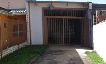 Imagem 3: Ótimo terreno com casa, tem estrutura para mais 2 andares, pilares, colunas muitas micro e