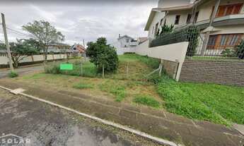 Imagem: Terreno de esquina e amplo, localizado no