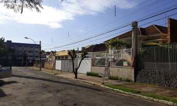 Imagem 5: Casa de alvenaria com 3 dormitórios, com 217,67 m2 em terreno de 484,47 m2 no centro da c