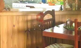 Imagem: Chalé no centro de Araricá