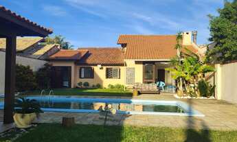 Imagem: Casa à venda no centro de Imbé, com opção