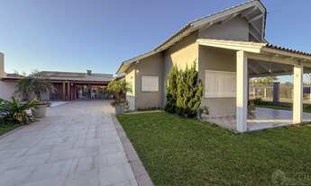 Imagem: Linda casa na avenida principal de Imbé