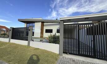 Imagem 7: Casa de esquina com excelente padrão construtivo no centro de Imbé!