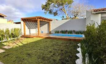 Imagem 6: Linda casa à venda em Imbé, zona nobre, com piscina deck com churrasqueira e pergolado!