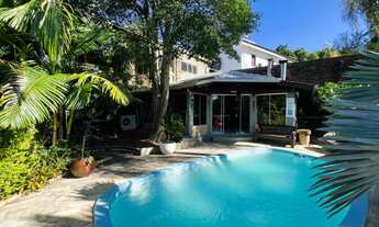 Imagem 2: Casa á venda no coração de Hamburgo Velho ( estilo rústico