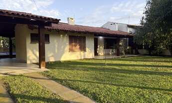 Imagem 4: À venda casa ampla e arejada no bairro centro de Imbé, com piscina! Analisa apto próximo