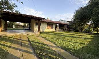 Imagem 2: À venda casa ampla e arejada no bairro centro de Imbé, com piscina! Analisa apto próximo