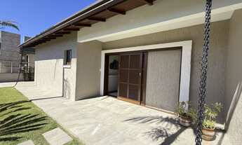 Imagem: Belíssima casa à venda no centro de Imbé