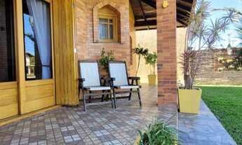 Imagem: Linda Casa com Piscina e Salão de Festas