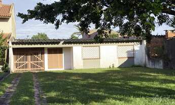 Imagem 4: Casa mobiliada a venda no Centro de Imbé, junto a avenida, com amplo pátio!