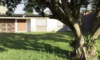 Imagem 5: Casa mobiliada a venda no Centro de Imbé, junto a avenida, com amplo pátio!