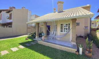 Imagem: Casa à venda, mobiliada com piscina aquecida