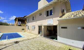 Imagem 5: Casa à venda, mobiliada com piscina aquecida, pertinho do mar - no Bairro Centro de Imbé!