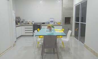 Imagem 3: Casa em condomínio reformada para venda no condomínio Alameda das Flores