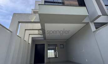 Imagem: Sobrado novo, bairro Gaspar Mirim, em Gaspar