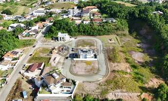 Imagem: Terreno de esquina, no bairro Santa Terezinha