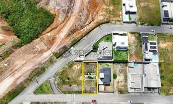 Imagem: Lote com 378m²