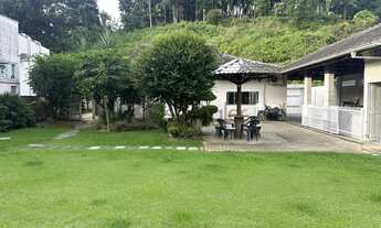 Imagem 2: Casa à venda no centro de Gaspar!