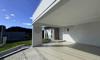 Imagem 2: Casa ampla no bairro Margem Esquerda, em Gaspar