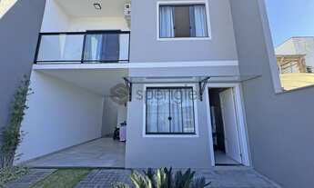 Imagem: Sobrado no bairro Figueira, em Gaspar