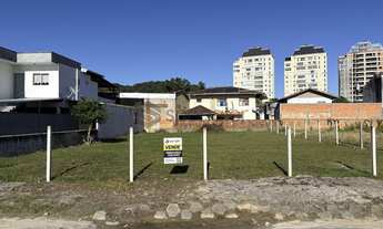 Imagem: Terreno com excelente testada, próximo