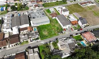 Imagem: Terreno plano, bairro Poço Grande, em Gaspar