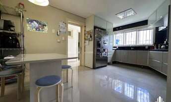 Imagem: Mansão mobiliada no bairro Vale do Sol