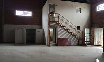 Imagem: Pavilhão na Av Frederico Augusto Ritter