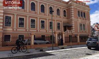 Imagem 4: Apartamento no Centro de Curitiba está localizado na melhor quadra da Voluntários da Pátri