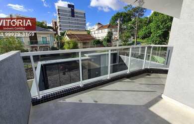 Imagem 4: Sobrado triplex à venda no prestigioso bairro Cabral em Curitiba