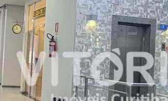 Imagem 6: Loja a venda no Centro de Curitiba, ao lado da João Negrão, Presidente Faria, em frente pr