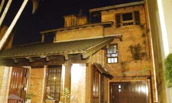 Imagem: Casa/Sobrado com 3 Dormitorio(s) localizado(a)