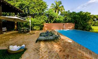 Imagem 7: Pernambuco - Sala de estar com duplo ambiente, ampla varanda com sofás, 4 suítes e 8 vagas