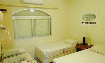 Imagem 7: PITANGUEIRAS- NO CALÇADÃO , LOCALIZAÇÃO ESPETACULAR , GARAGEM NO PRÉDIO