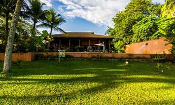 Imagem 2: Pernambuco - Sala de estar com duplo ambiente, ampla varanda com sofás, 4 suítes e 8 vagas