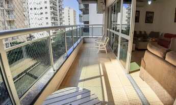 Imagem: Pitangueiras - Uma quadra da praia - Alto