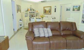 Imagem 2: Praia de Pitangueiras,Amplo Apartamento com 132 Metros Úteis,Lazer,2 Garagens,Centrinho,No