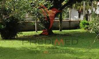 Imagem 2: Casa com 4 Dormitórios com sacadas, sala e terreno grande