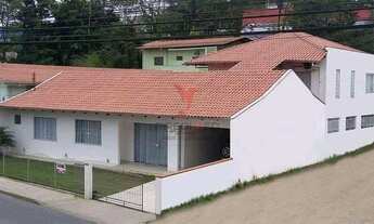 Imagem: Casa térrea com 04 dormitório à venda