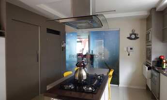 Imagem 5: 4 dormitórios, 2 suíte, 3 banheiro, 2 vagas na garagem, 250M² de Área Construída